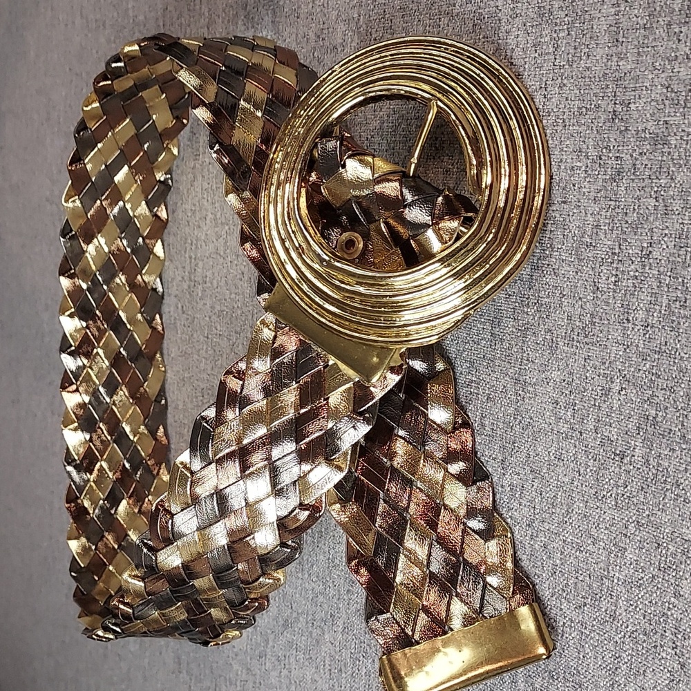 Vintage Gold Bronze Pewter Woven Belt Gold Toned Unique Circular Pivot Buckle